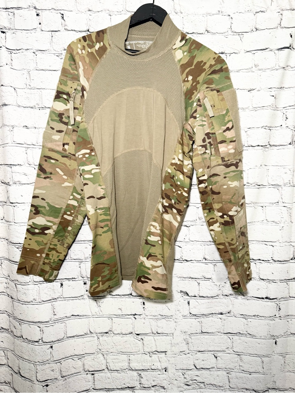 Men's MultiCam Tactical Military Long Sleeve Shirt. Size S